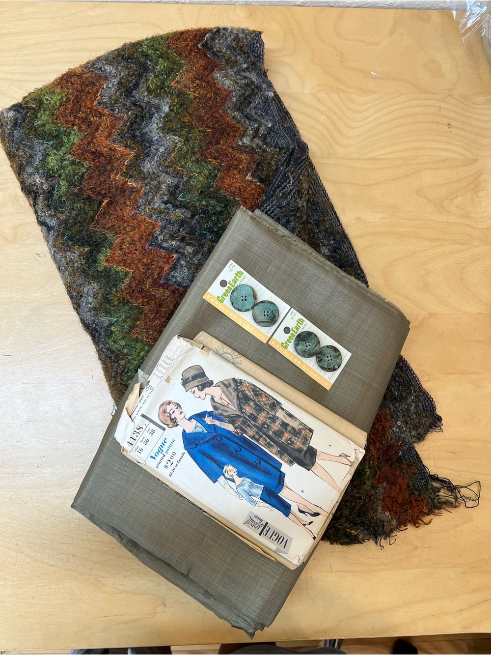 Complete kit fabric,pattern, lining and buttons